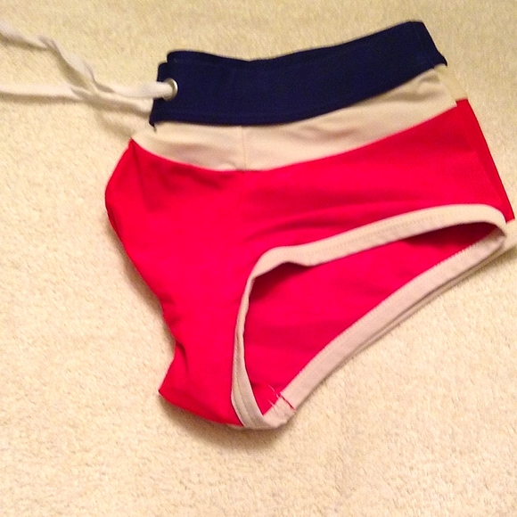 Seobean Swimsuit - Picture 4 of 8